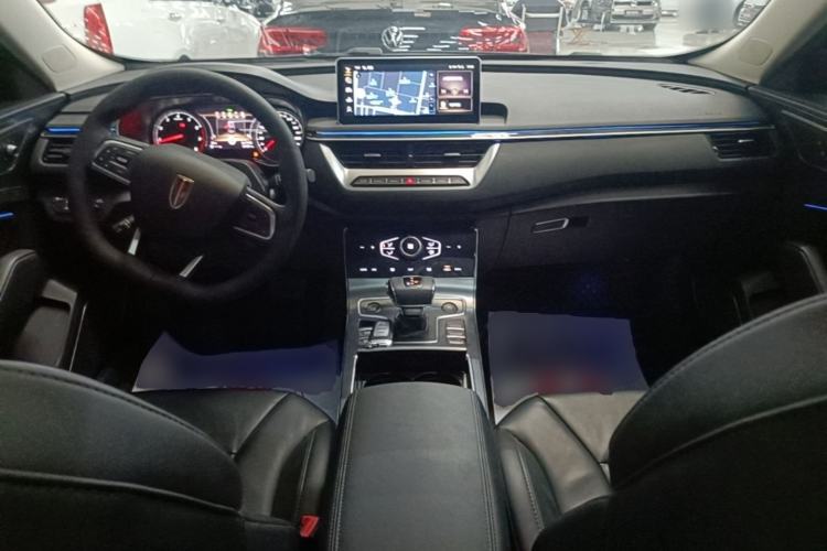 Used Hongqi H5 2022 Classic Model Facelift 1.8T Automatic Smart Connect Flagship Edition Center Console