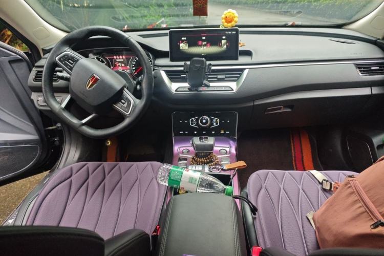 Used Hongqi H5 2022 Classic Model Facelift 1.5T DCT Qiyun Edition Center Console