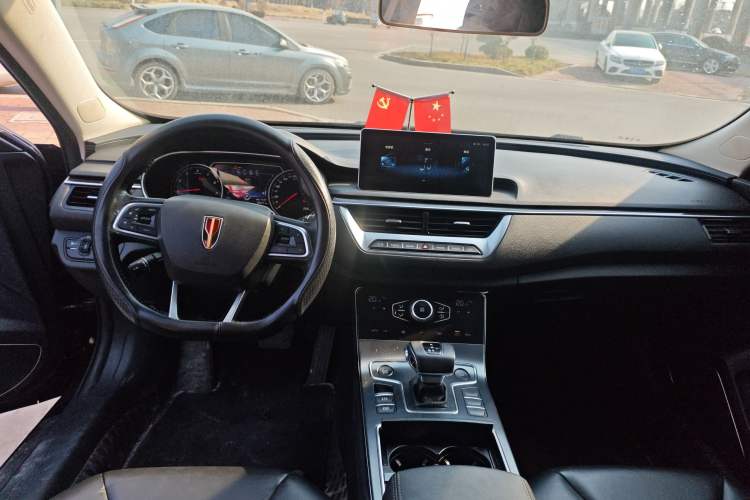 Used Hongqi H5 2022 Classic Model Facelift 1.5T DCT Qiyun Edition Center Console