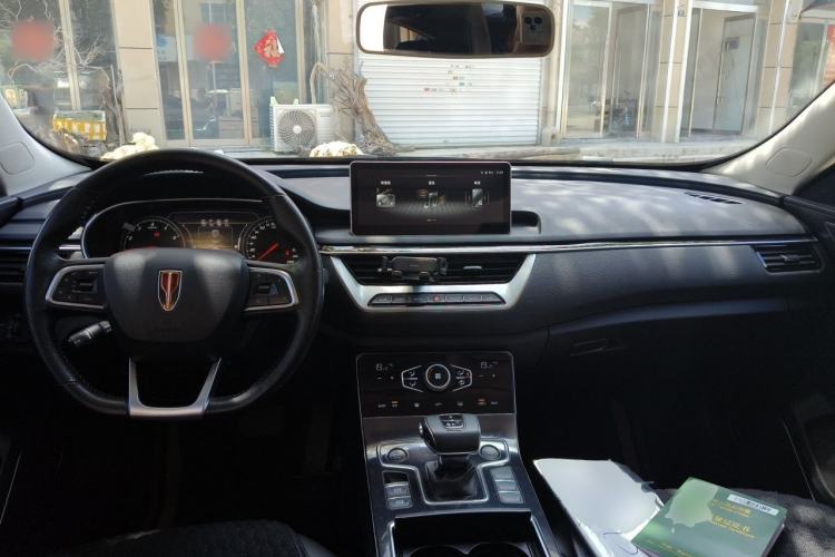 Used Hongqi H5 2022 Classic Model Facelift 1.5T DCT Qiyun Edition Center Console