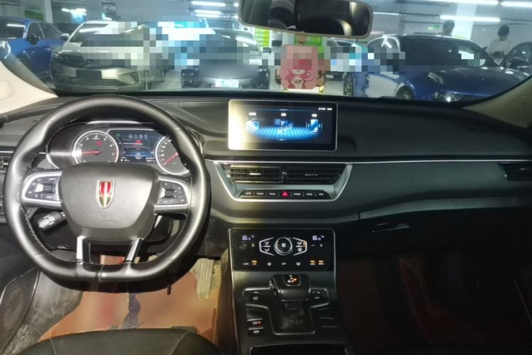 Used Hongqi H5 2022 Classic Model Facelift 1.5T DCT Qiyun Edition Center Console
