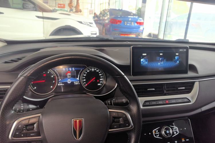 Used Hongqi H5 2022 Classic Model Facelift 1.5T DCT Qiyun Edition Center Console