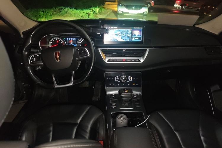 Used Hongqi H5 2022 Classic Model Facelift 1.5T DCT Qiyun Edition Center Console