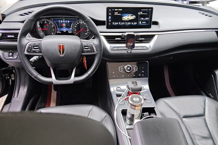 Used Hongqi H5 2022 Classic Model 1.8T Automatic Smart Connect Flagship Edition Center Console