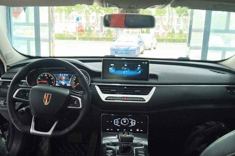 Used Hongqi H5 2022 Classic Model Facelift 1.5T DCT Qiyun Edition Center Console