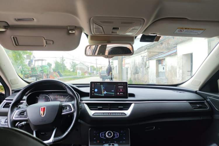 Used Hongqi H5 2022 Classic Model Facelift 1.8T Automatic Smart Connect Flagship Edition Center Console