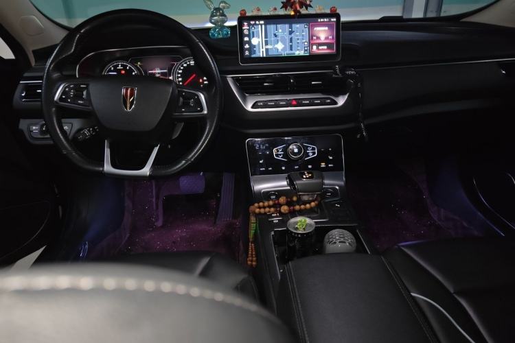 Used Hongqi H5 2022 Classic Model Facelift 1.8T Automatic Smart Connect Flagship Edition Center Console