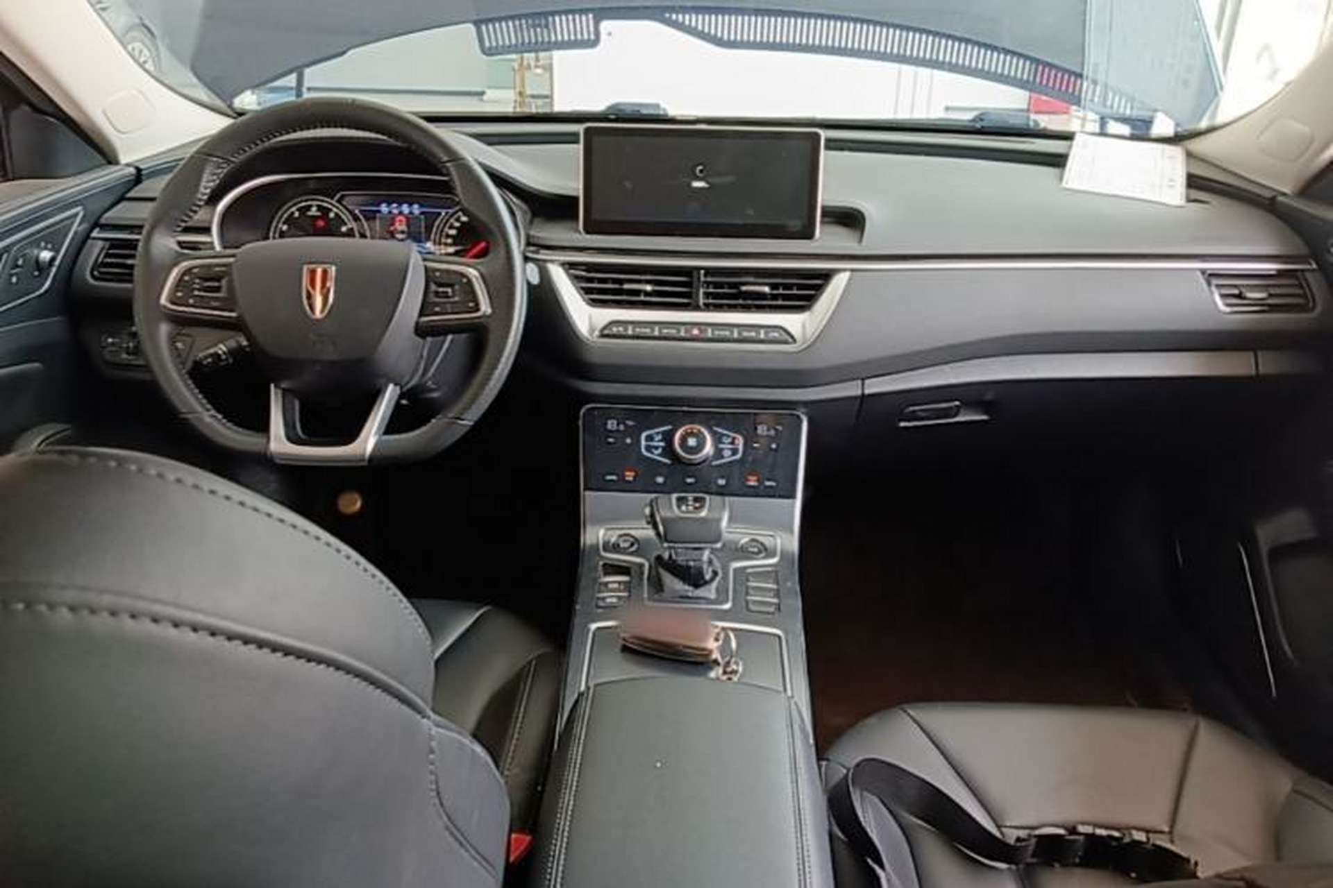Used Hongqi H5 2022 Classic Model Facelift 1.5T DCT Qiyun Edition Center Console