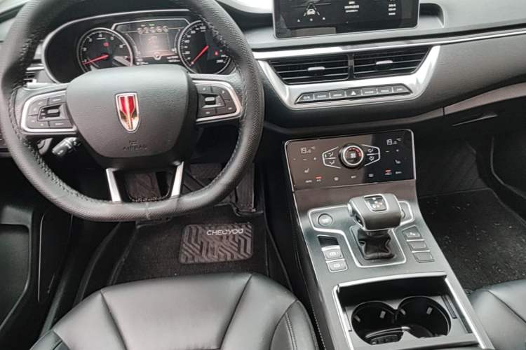 Used Hongqi H5 2022 Classic Model Facelift 1.8T Automatic Smart Connect Flagship Edition Center Console