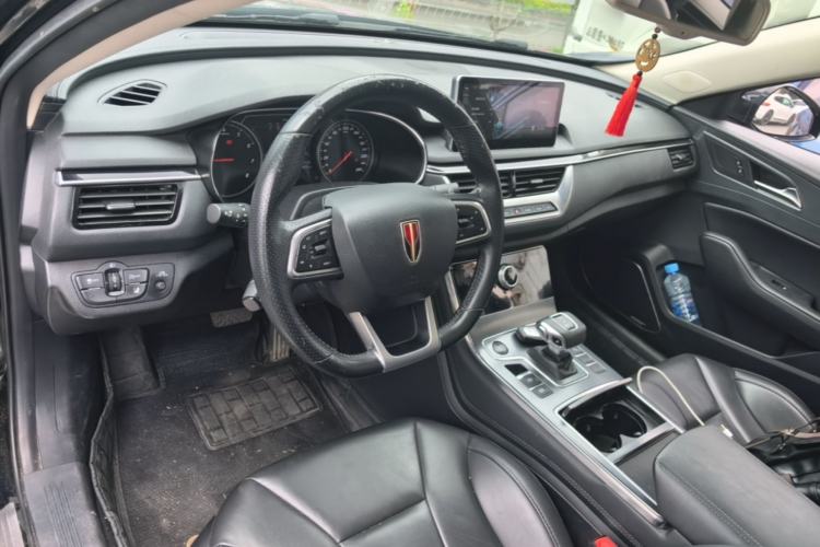 Used Hongqi H5 2022 Classic Model Facelift 1.8T Automatic Smart Connect Flagship Edition Center Console