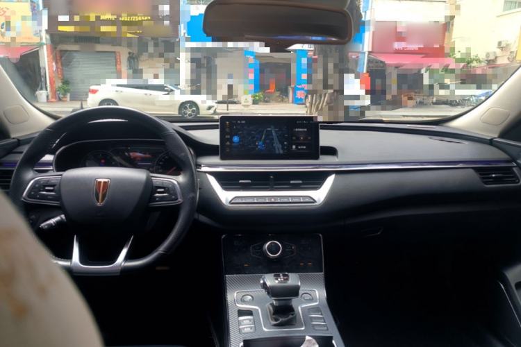 Used Hongqi H5 2022 Classic Model Facelift 1.8T Automatic Smart Connect Flagship Edition Center Console