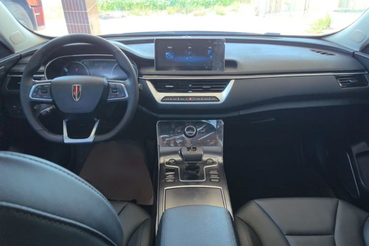 Used Hongqi H5 2022 Classic Model Facelift 1.5T DCT Qiyun Edition Center Console