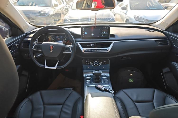Used Hongqi H5 2022 Classic Model Facelift 1.8T Automatic Smart Connect Flagship Edition Center Console