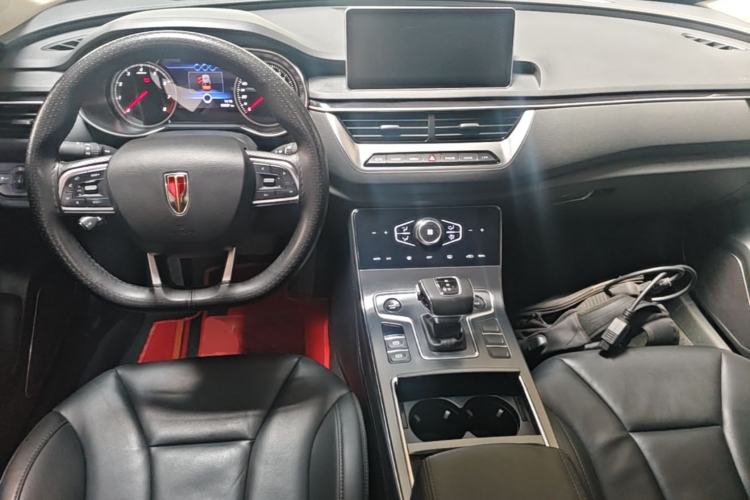 Used Hongqi H5 2022 Classic Model Facelift 1.5T DCT Qiyun Edition Center Console