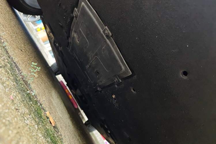 Used Hongqi H5 2022 Classic Model 1.8T Automatic Smart Connect Flagship Edition Chassis Front