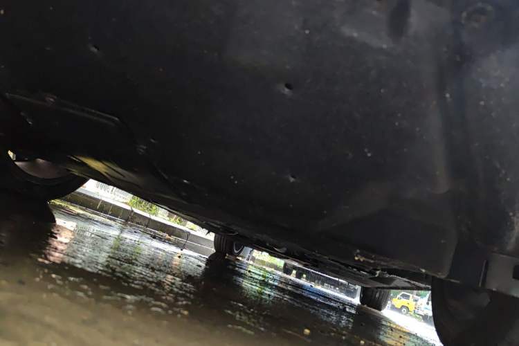 Used Hongqi H5 2022 Classic Model Facelift 1.8T Automatic Smart Connect Flagship Edition Chassis Front Left