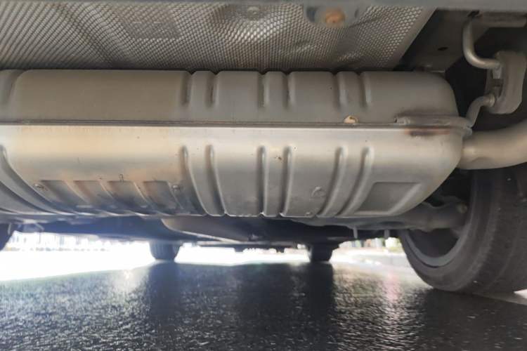Used Hongqi H5 2022 Classic Model 1.8T Automatic Smart Connect Flagship Edition Chassis Rear