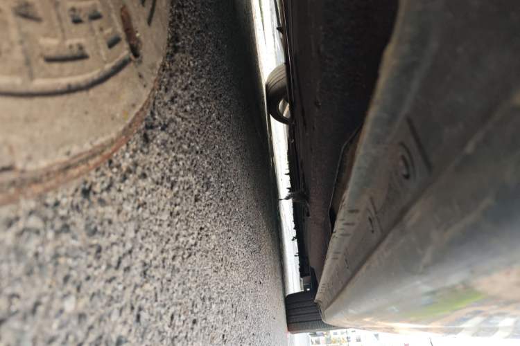 Used Hongqi H5 2022 Classic Model 1.8T Automatic Smart Connect Flagship Edition Chassis Rear Right