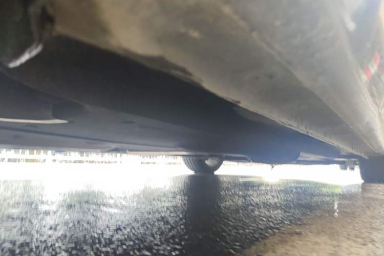 Used Hongqi H5 2022 Classic Model 1.8T Automatic Smart Connect Flagship Edition Chassis Rear Right