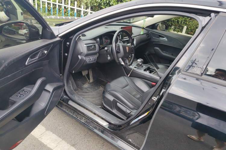 Used Hongqi H5 2022 Classic Model 1.5T DCT Flagship Edition Driver Seat