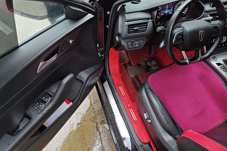 Used Hongqi H5 2022 Classic Model Facelift 1.8T Automatic Smart Connect Flagship Edition Driver Seat