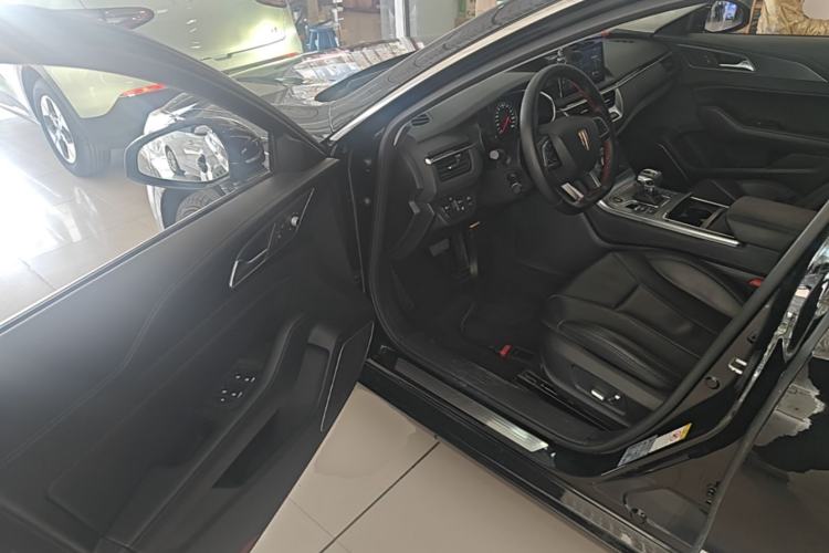 Used Hongqi H5 2022 Classic Model Facelift 1.8T Automatic Smart Connect Flagship Edition Driver Seat