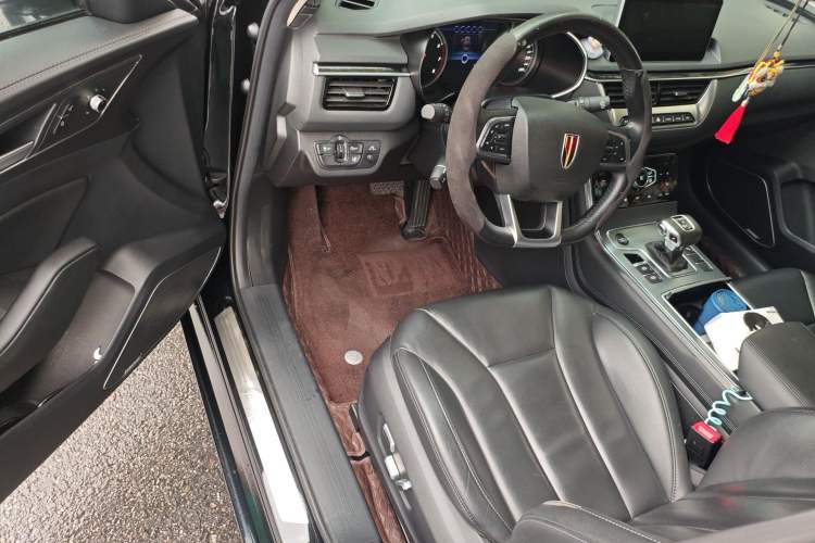 Used Hongqi H5 2022 Classic Model 1.8T Automatic Smart Connect Flagship Edition Driver Seat