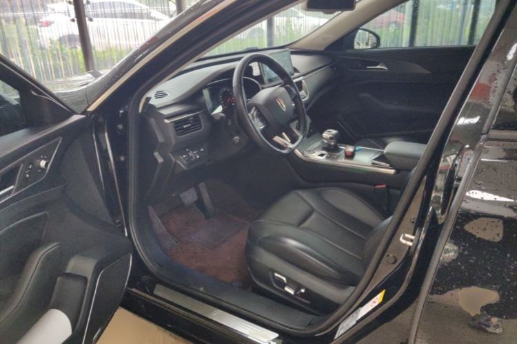 Used Hongqi H5 2022 Classic Model 1.8T Automatic Smart Connect Flagship Edition Driver Seat
