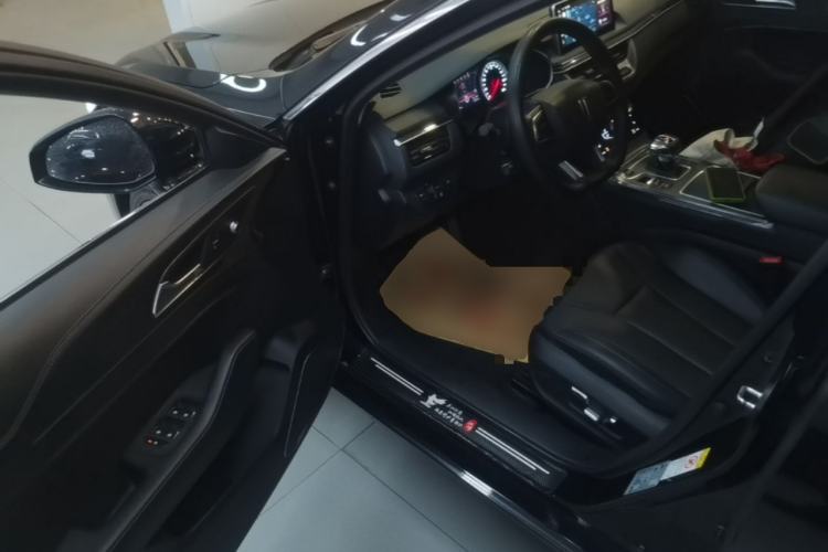 Used Hongqi H5 2022 Classic Model 1.8T Automatic Smart Connect Flagship Edition Driver Seat