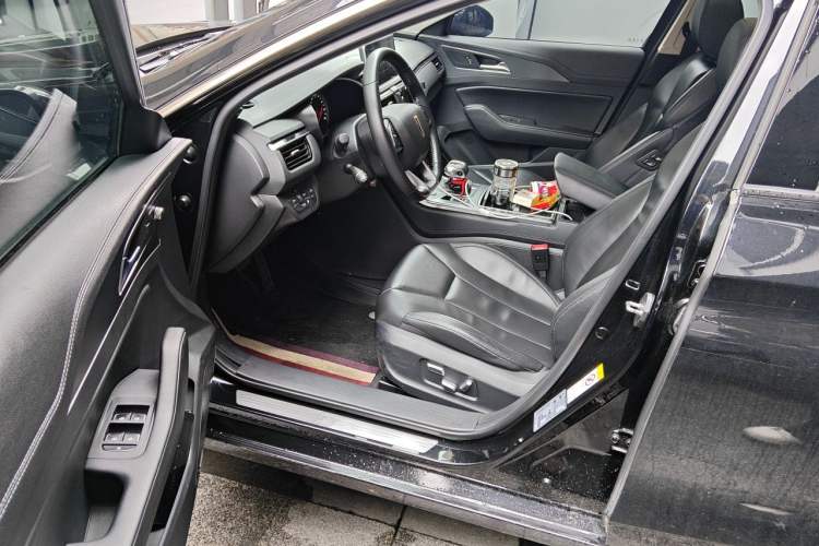 Used Hongqi H5 2022 Classic Model 1.8T Automatic Smart Connect Flagship Edition Driver Seat