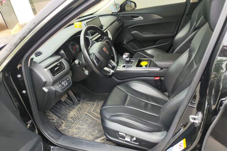 Used Hongqi H5 2022 Classic Model Facelift 1.8T Automatic Smart Connect Flagship Edition Driver Seat
