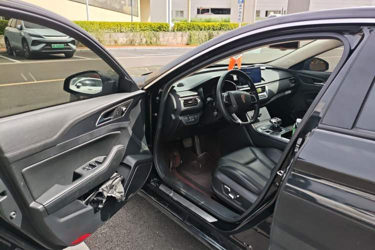 Used Hongqi H5 2022 Classic Model 1.8T Automatic Smart Connect Flagship Edition Driver Seat