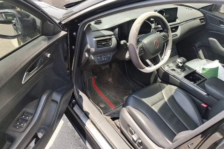 Used Hongqi H5 2022 Classic Model 1.8T Automatic Smart Connect Flagship Edition Driver Seat