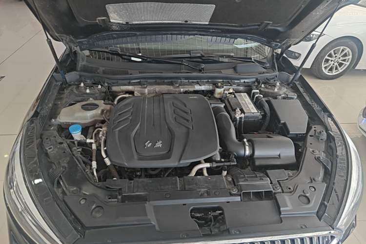 Used Hongqi H5 2022 Classic Model Facelift 1.8T Automatic Smart Connect Flagship Edition Engine Bay