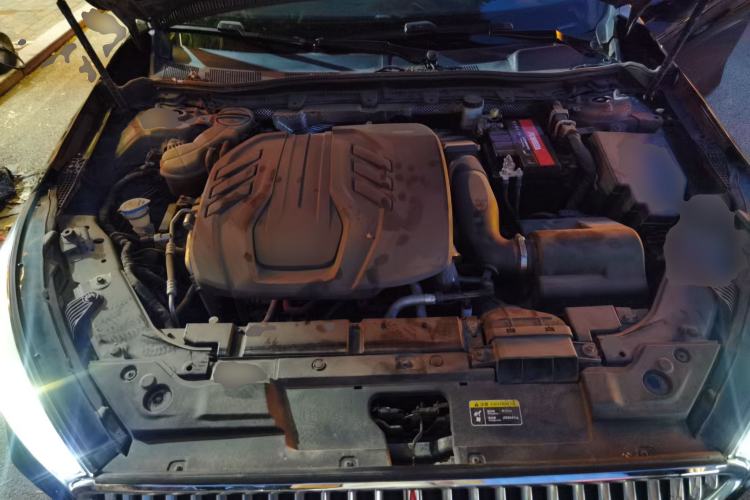 Used Hongqi H5 2022 Classic Model 1.8T Automatic Smart Connect Flagship Edition Engine Bay