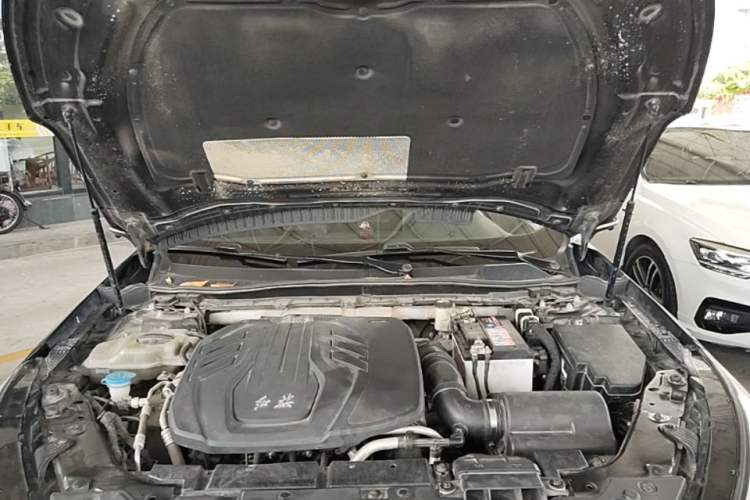 Used Hongqi H5 2022 Classic Model Facelift 1.5T DCT Qiyun Edition Engine Bay