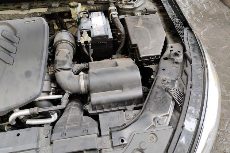 Used Hongqi H5 2022 Classic Model Facelift 1.5T DCT Qiyun Edition Engine Bay Left