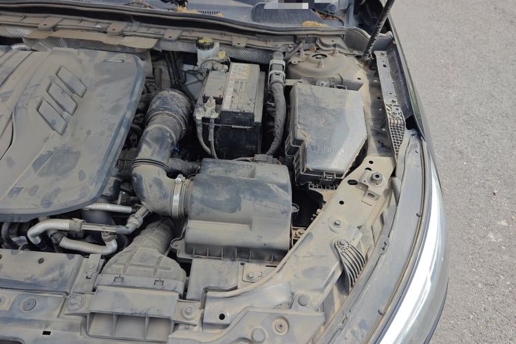 Used Hongqi H5 2022 Classic Model Facelift 1.5T DCT Qiyun Edition Engine Bay Left