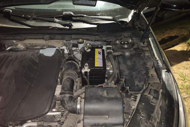 Used Hongqi H5 2022 Classic Model 1.5T DCT Flagship Edition Engine Bay Left