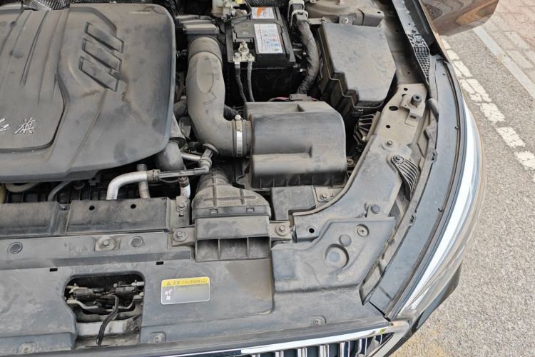 Used Hongqi H5 2022 Classic Model 1.8T Automatic Smart Connect Flagship Edition Engine Bay Left