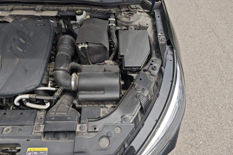 Used Hongqi H5 2022 Classic Model 1.5T DCT Flagship Edition Engine Bay Left