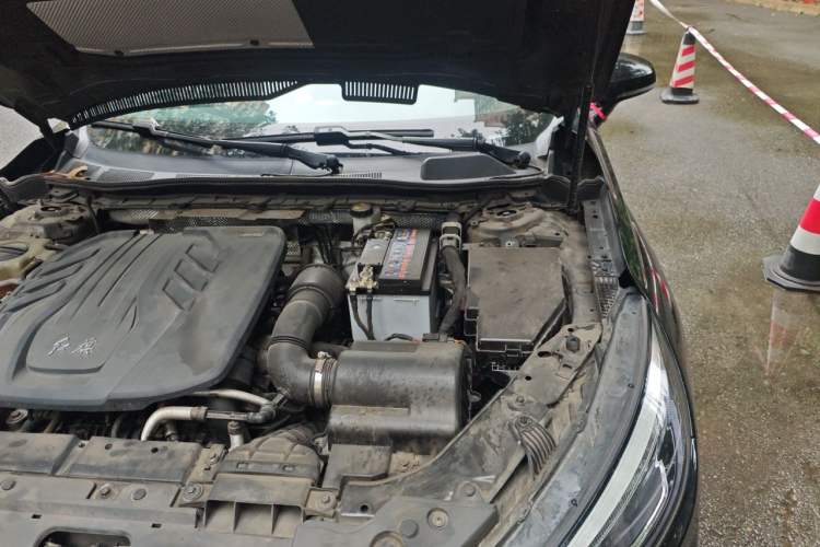 Used Hongqi H5 2022 Classic Model Facelift 1.5T DCT Qiyun Edition Engine Bay Left