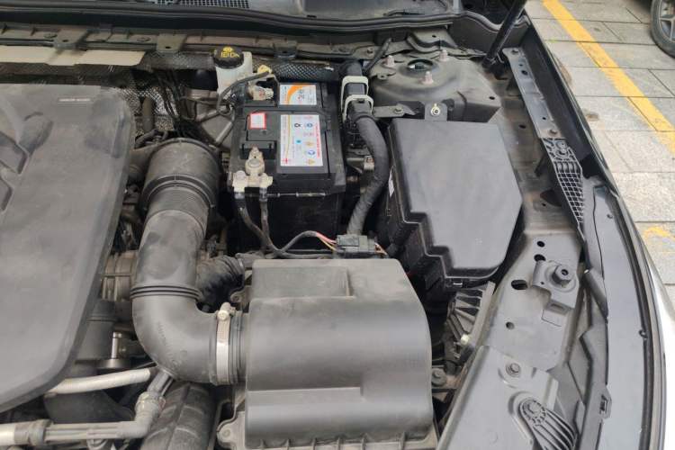 Used Hongqi H5 2022 Classic Model Facelift 1.5T DCT Qiyun Edition Engine Bay Left