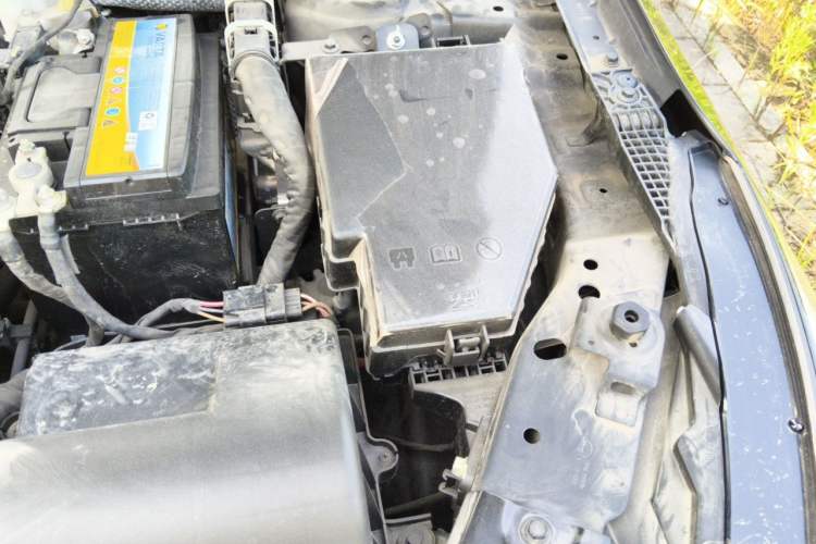 Used Hongqi H5 2022 Classic Model Facelift 1.5T DCT Qiyun Edition Engine Bay Left