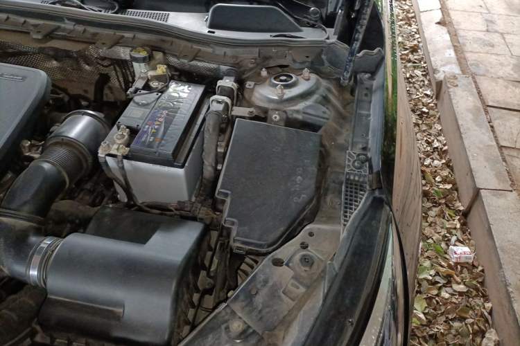 Used Hongqi H5 2022 Classic Model 1.5T DCT Flagship Edition Engine Bay Left