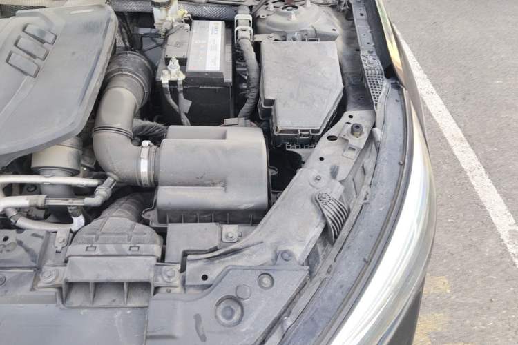 Used Hongqi H5 2022 Classic Model Facelift 1.5T DCT Qiyun Edition Engine Bay Left