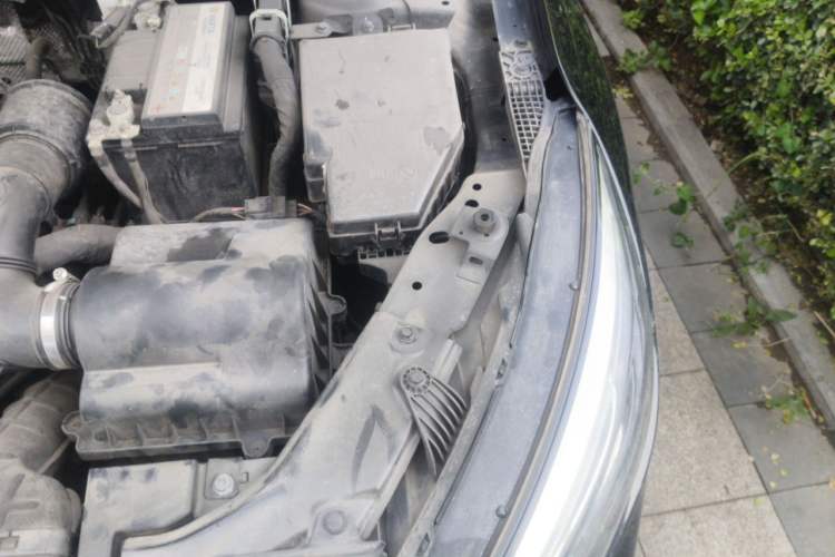 Used Hongqi H5 2022 Classic Model 1.5T DCT Flagship Edition Engine Bay Left