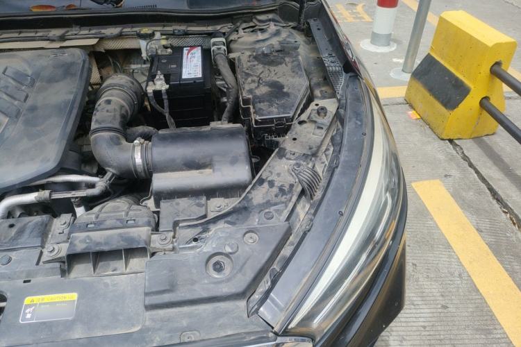 Used Hongqi H5 2022 Classic Model 1.5T DCT Flagship Edition Engine Bay Left