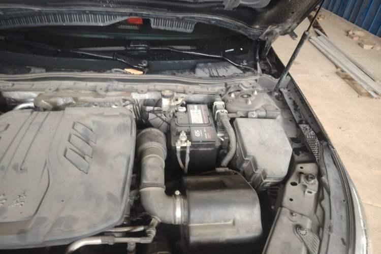 Used Hongqi H5 2022 Classic Model 1.5T DCT Flagship Edition Engine Bay Left