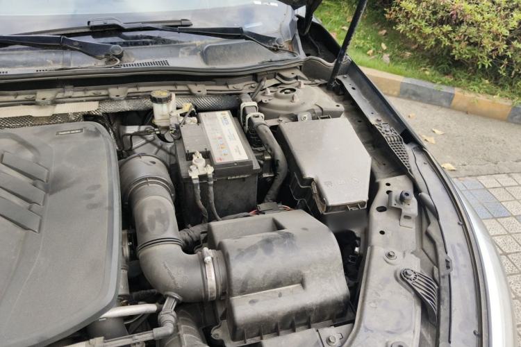 Used Hongqi H5 2022 Classic Model 1.5T DCT Flagship Edition Engine Bay Left